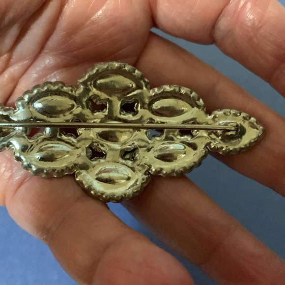 Beautiful Pretty  in Pink brooch - Picture 4 of 4